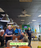 Turnaj v bowlingu.